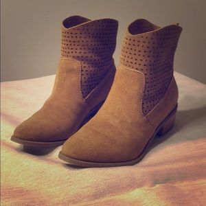 American Eagle Booties
